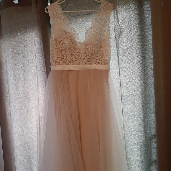 Wedding Dress - Picture 3 of 8